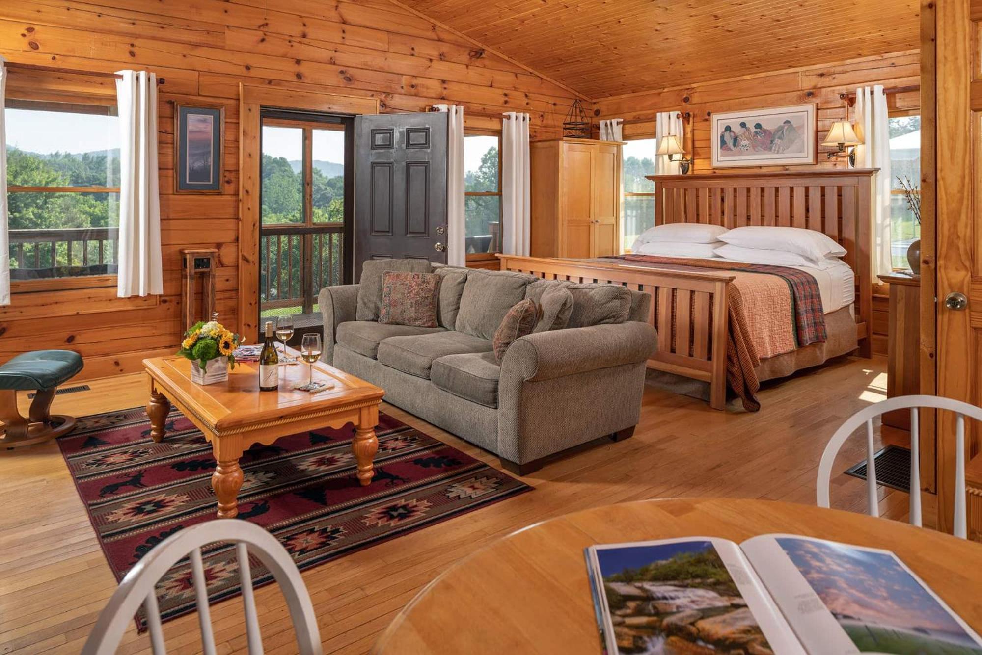 Engadine Inn And Cabins Candler Eksteriør billede